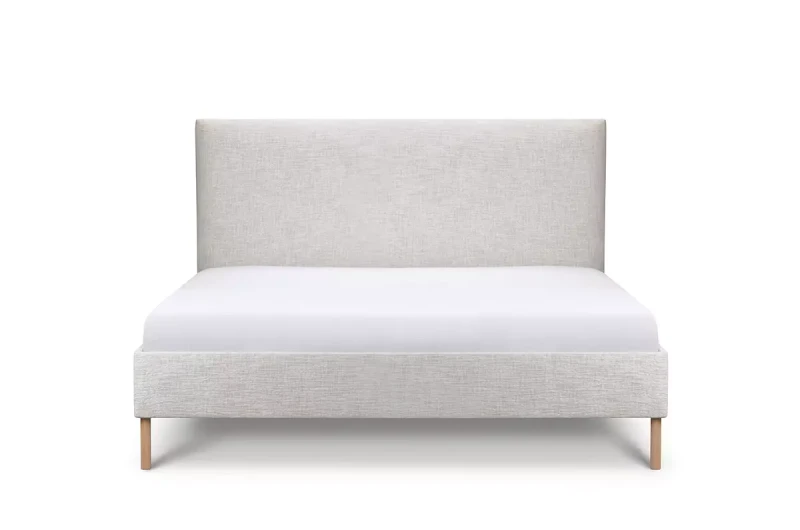 Łóżko-na-wysokich-nóżkach-Fiabesco