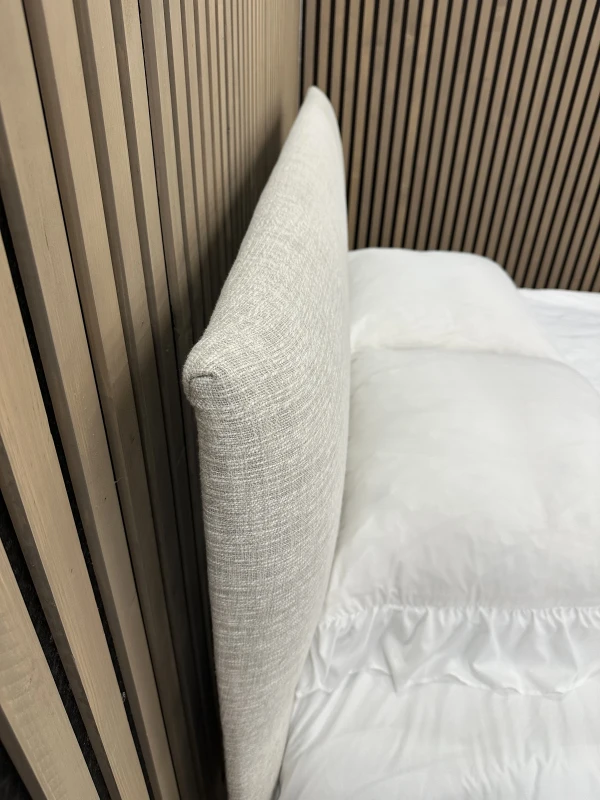 Zagłówek-rzut-z-boku-łóżko-Fiabesco