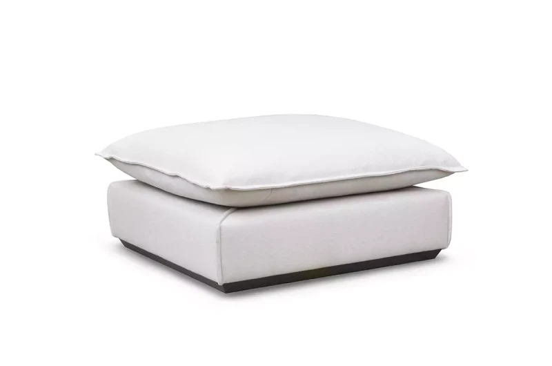 Wygodna-pufa-do-salonu-Andrea