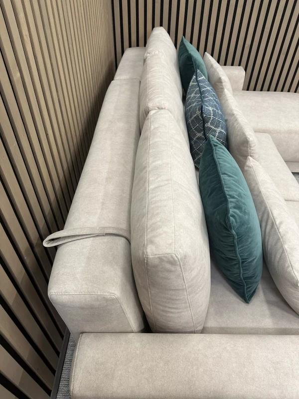 Poduszki-narożnik-z-funkcją-spania-Roberto