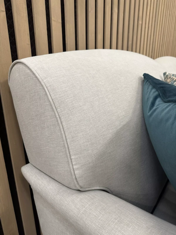 Detale-sofa-Avilla