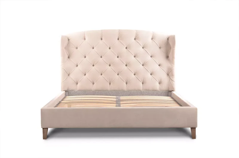 Łóżko-z-wysokim-pikowanym-zagłówkiem-Comfort