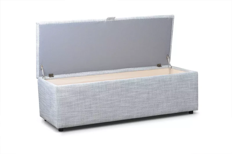 Gładka-pokrywa-w-pufie-Malta