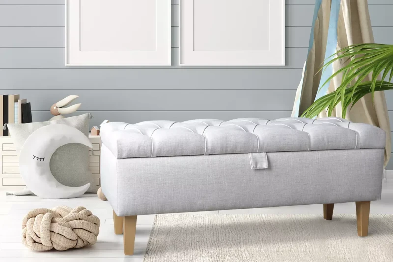 Praktyczna-pufa-z-pojemnikiem-Klawario