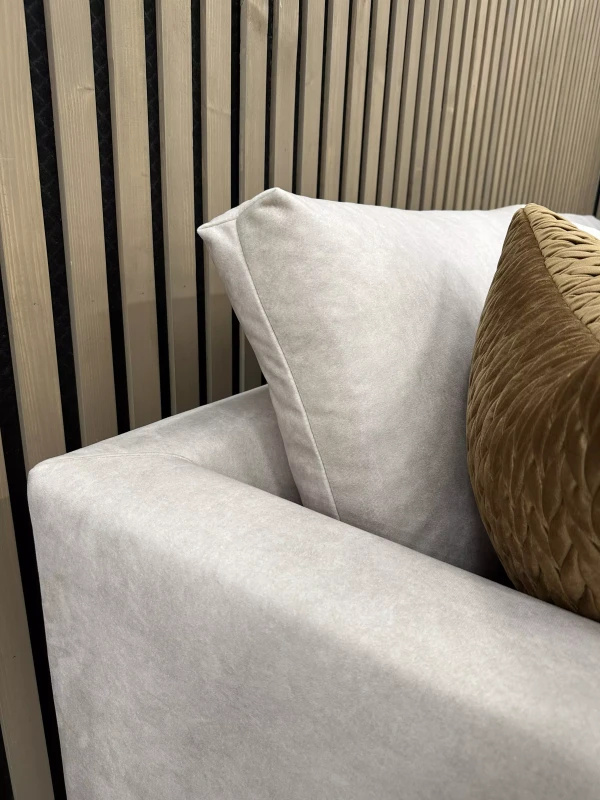 Detale-narożnik-Montero