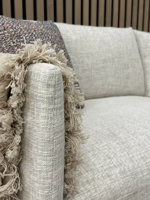 Detale-podłokietnik-sofa-Fiabesco