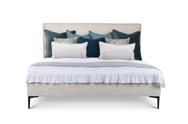 Łóżko-na-metalowych-nóżkach-Fiabesco
