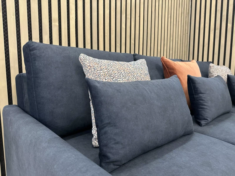 Detale-poduszki-oparciowe-narożnik-z-funckją-spania-Silvano