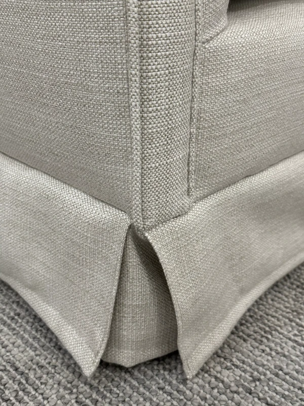 Detale-falbana-sofa-Nicolas