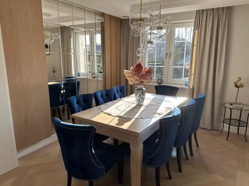 Aranżacja-pikowane-krzesła-Malva