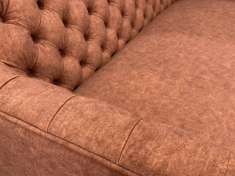 Detale-podłokietnik-przeszycia-sofa-Mercato