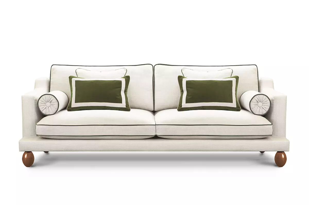 Sofa w stylu kolonialnym z ozdobną lamówką Anita
