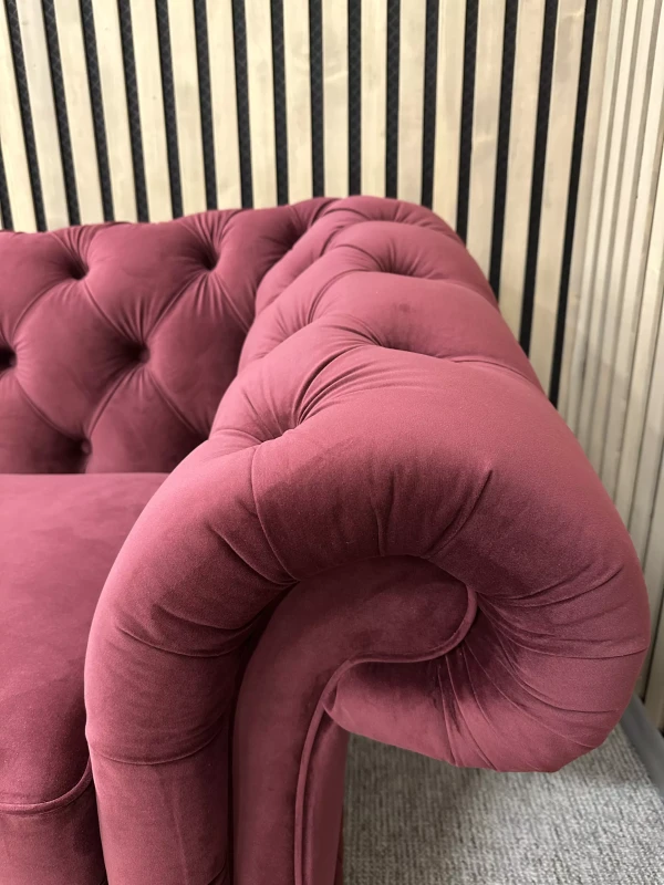 Detale-podłokietnik-sofa-chesterfield-Irine