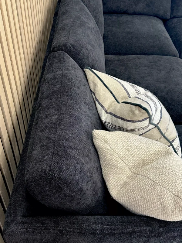 Detale-narożnik-w-nowoczesnym-stylu-Fiabesco