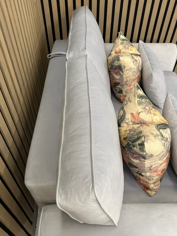 Podłokietnik-sofa-z-funkcją-spania-Susanna