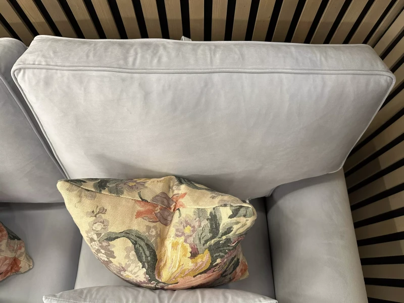 Detale-sofa-z-funkcją-spania-Susanna