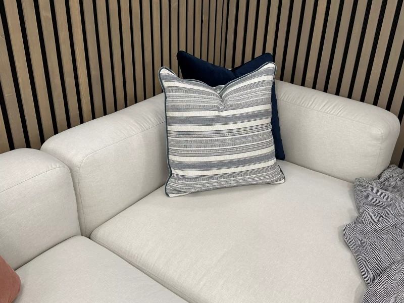 Detale-sofa-modułowa-w-stylu-nowoczesnym-Lusso