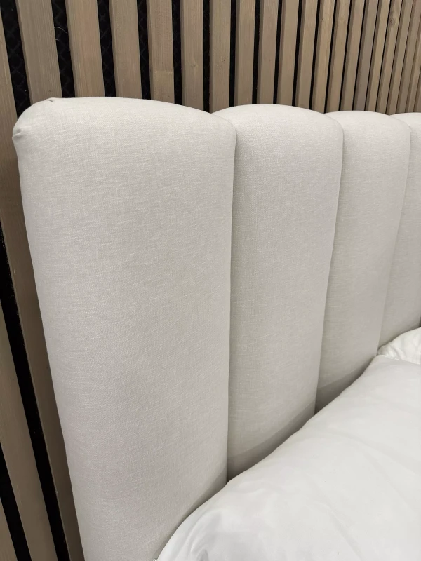 Detale-zagłówek-z-panelami-łóżko-z-pojemnikiem-Lorena