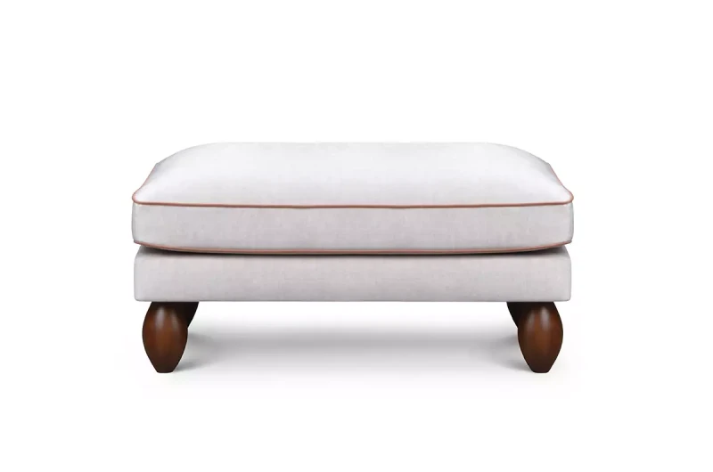 Pufa-w-stylu-paryskim-z-osdobną-lamówką-Anita