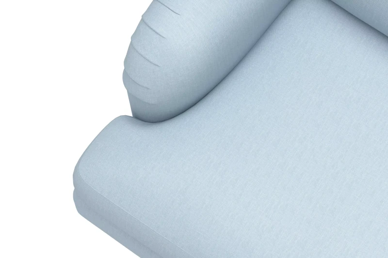 Zbliżenie podłokietnika sofy Amanda – delikatne marszczenia i staranne wykończenie tapicerki.