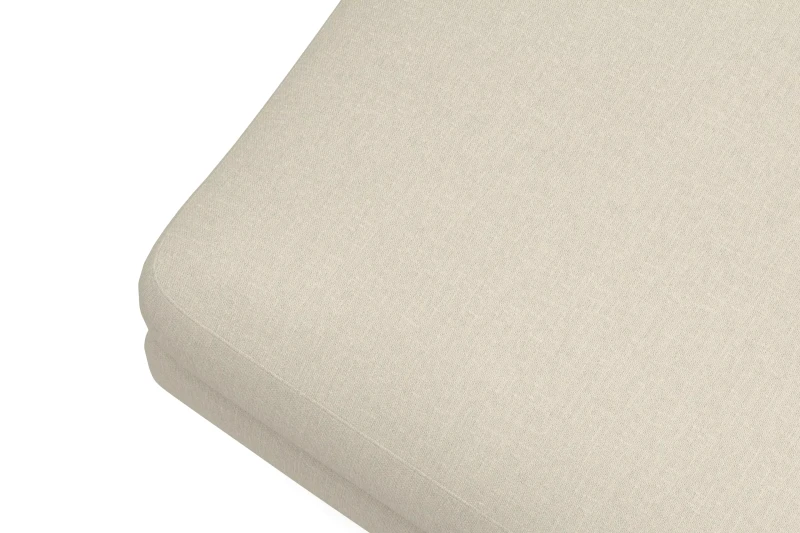 Zbliżenie-na-zaokrąglone-kanty-w-szezlongu-Amanda