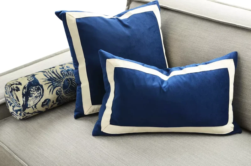 Poduszka kwadratowa w stylu francuskim z ozdobną taśmą Colette