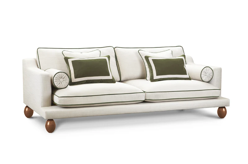 Sofa-Anita-z-dekoracyjnymi-poduszkami